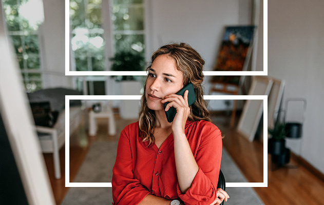 Une femme sourit au téléphone